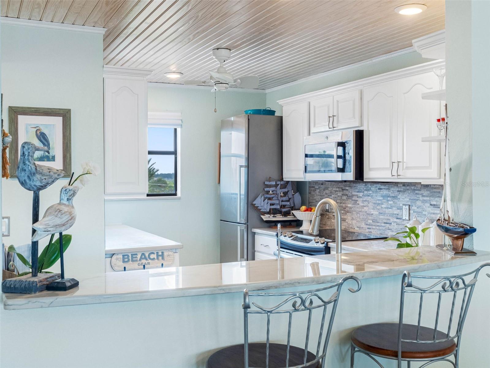 Image 15 of 74 For 18304 Gulf Boulevard 308