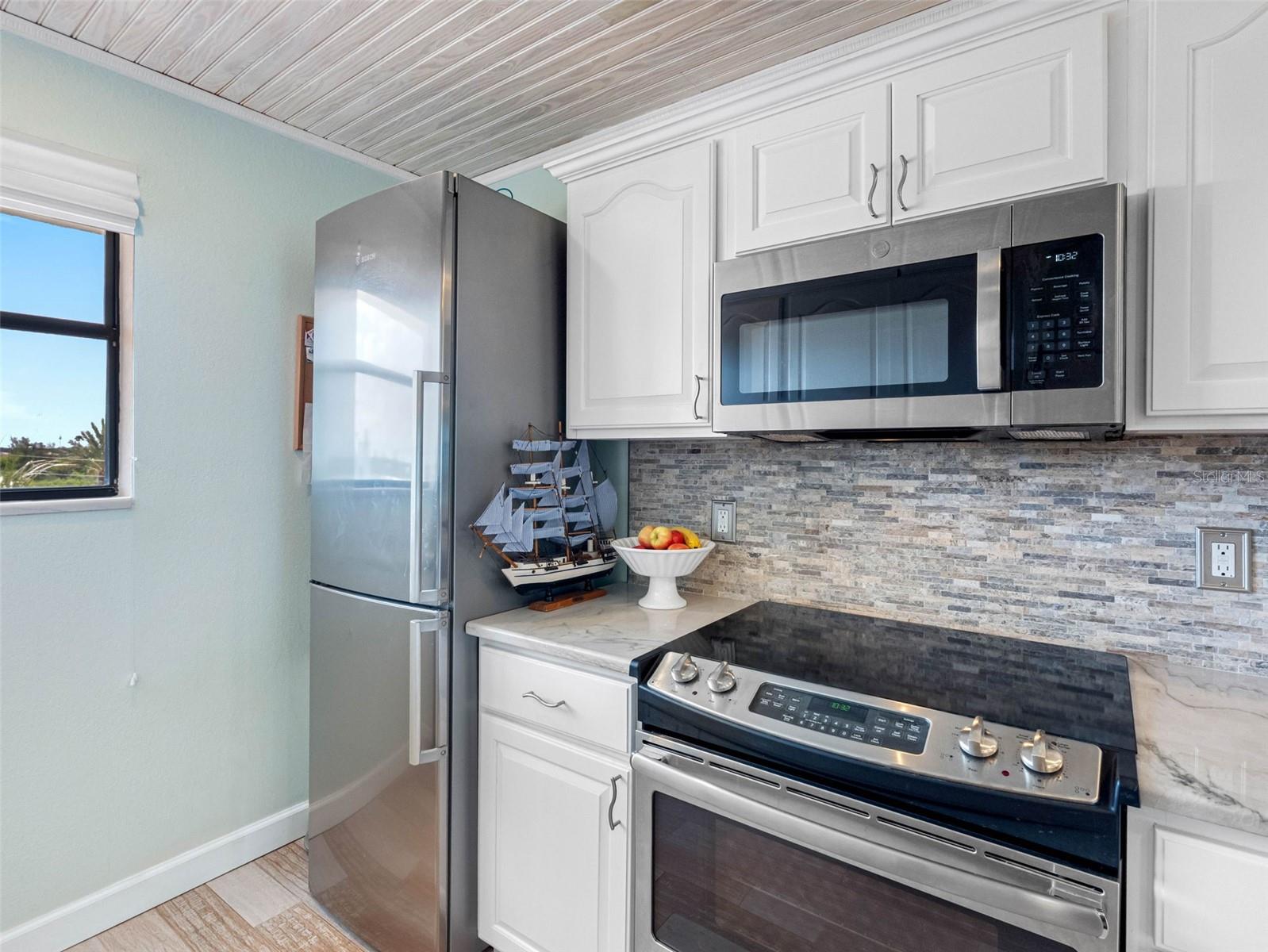 Image 20 of 74 For 18304 Gulf Boulevard 308