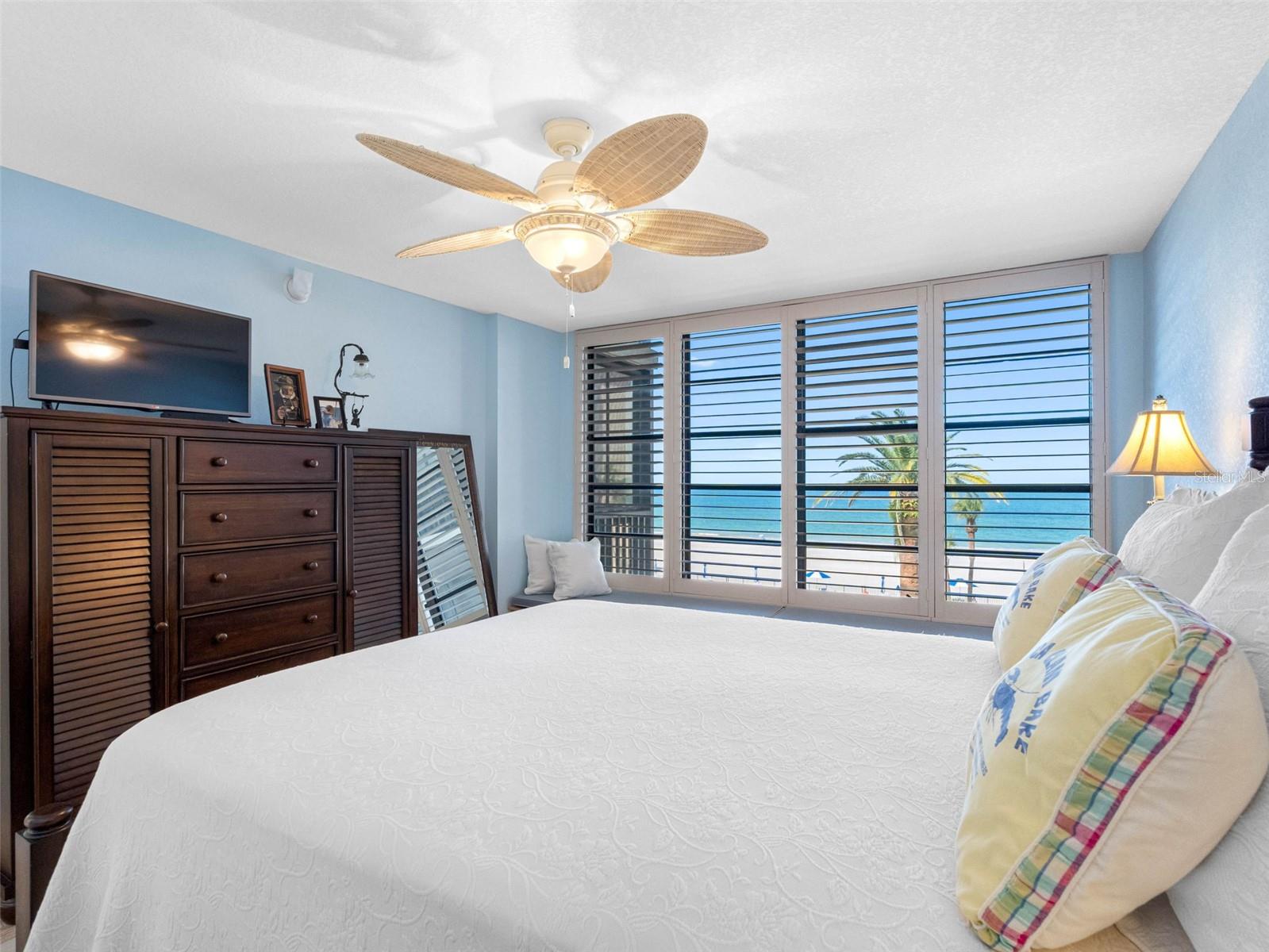 Image 29 of 74 For 18304 Gulf Boulevard 308
