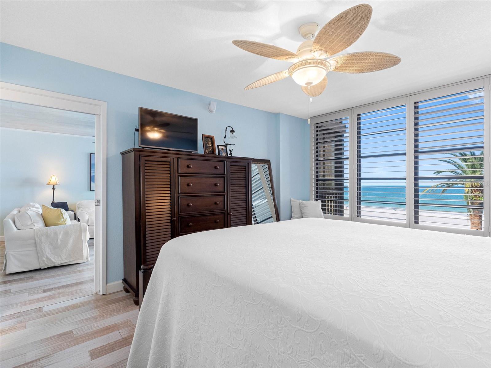 Image 31 of 74 For 18304 Gulf Boulevard 308