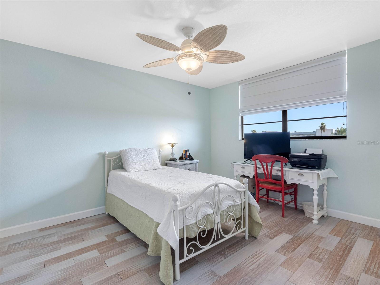 Image 42 of 74 For 18304 Gulf Boulevard 308