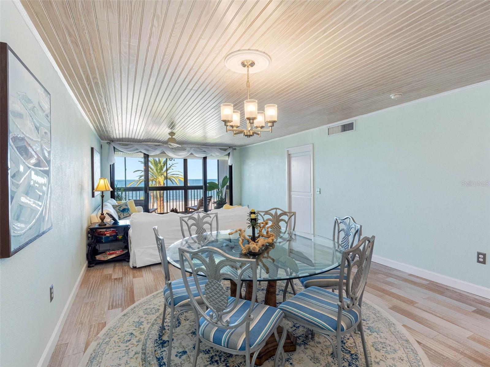 Image 52 of 74 For 18304 Gulf Boulevard 308