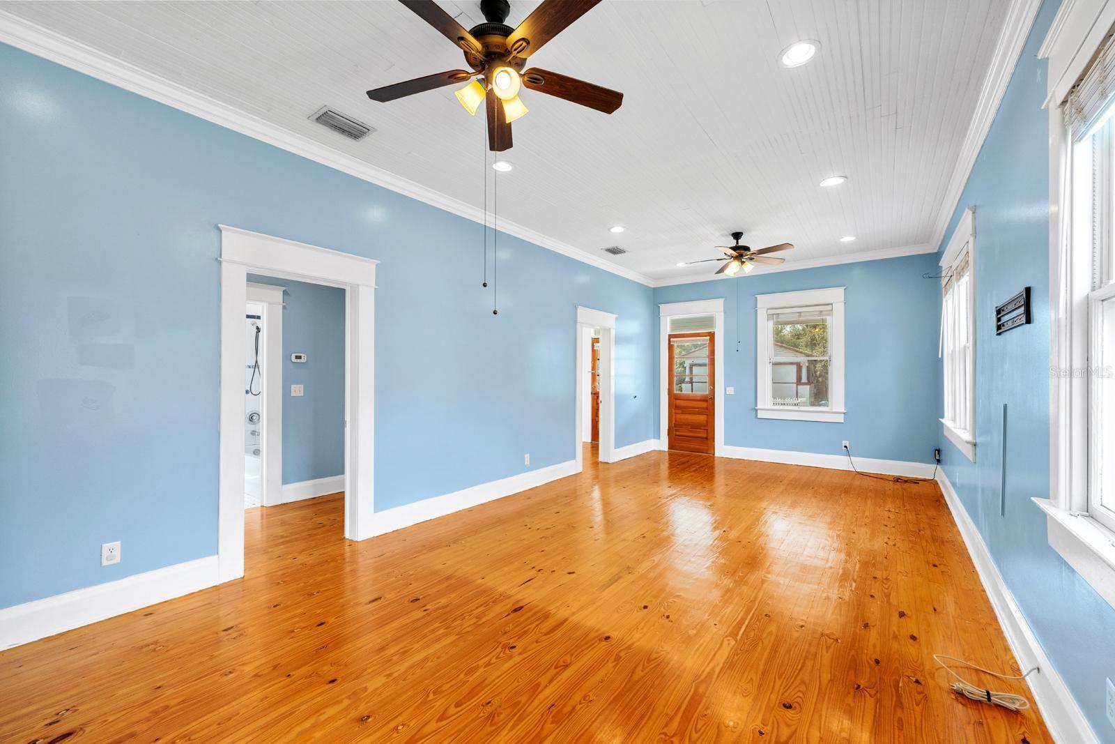 Image 5 of 21 For 2402 10th Avenue
