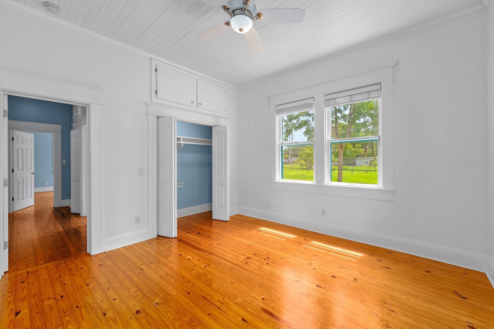 Image 6 of 21 For 2402 10th Avenue