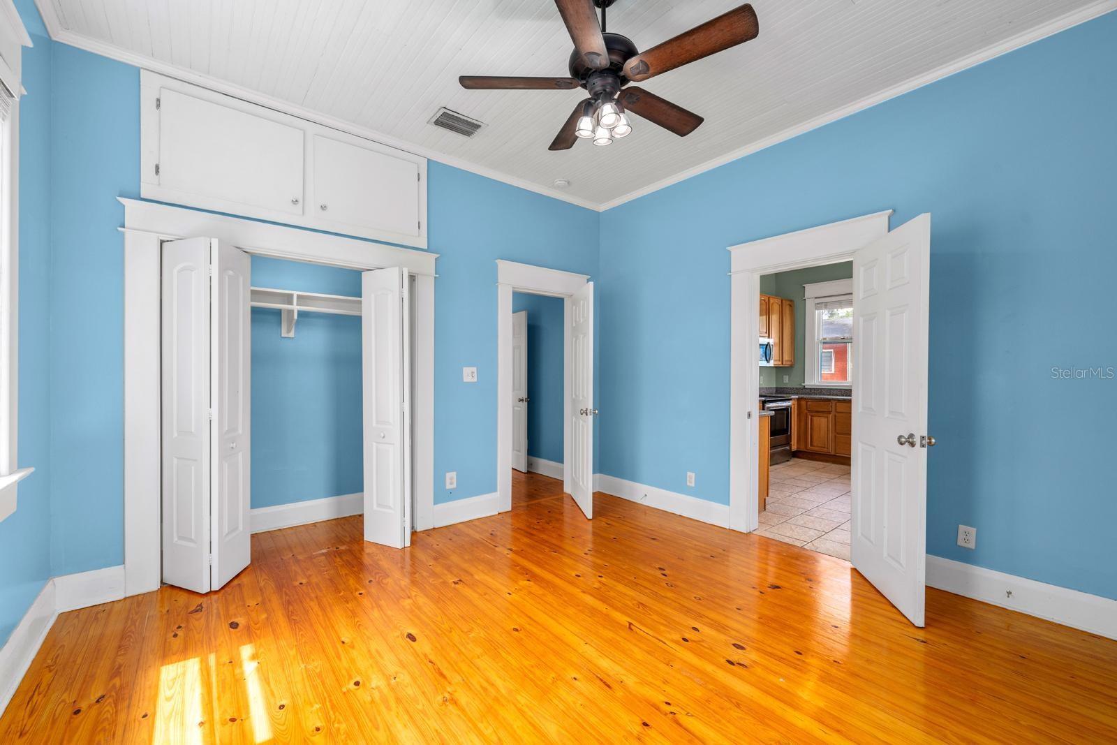 Image 8 of 21 For 2402 10th Avenue