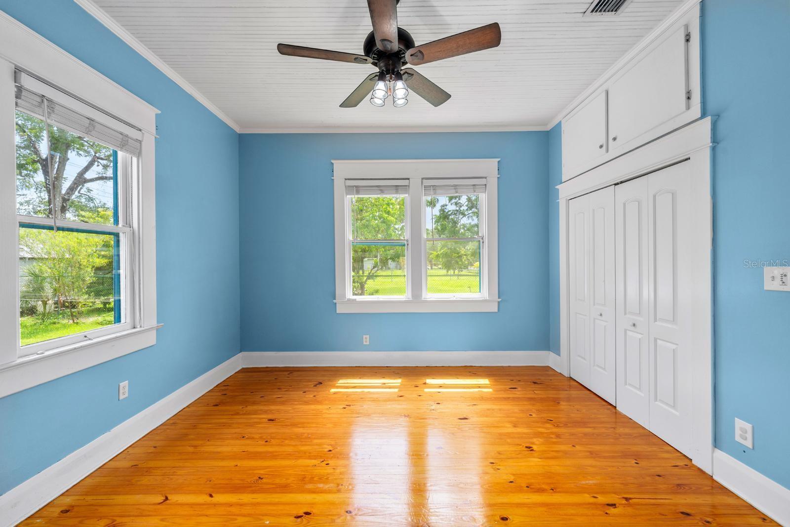 Image 9 of 21 For 2402 10th Avenue