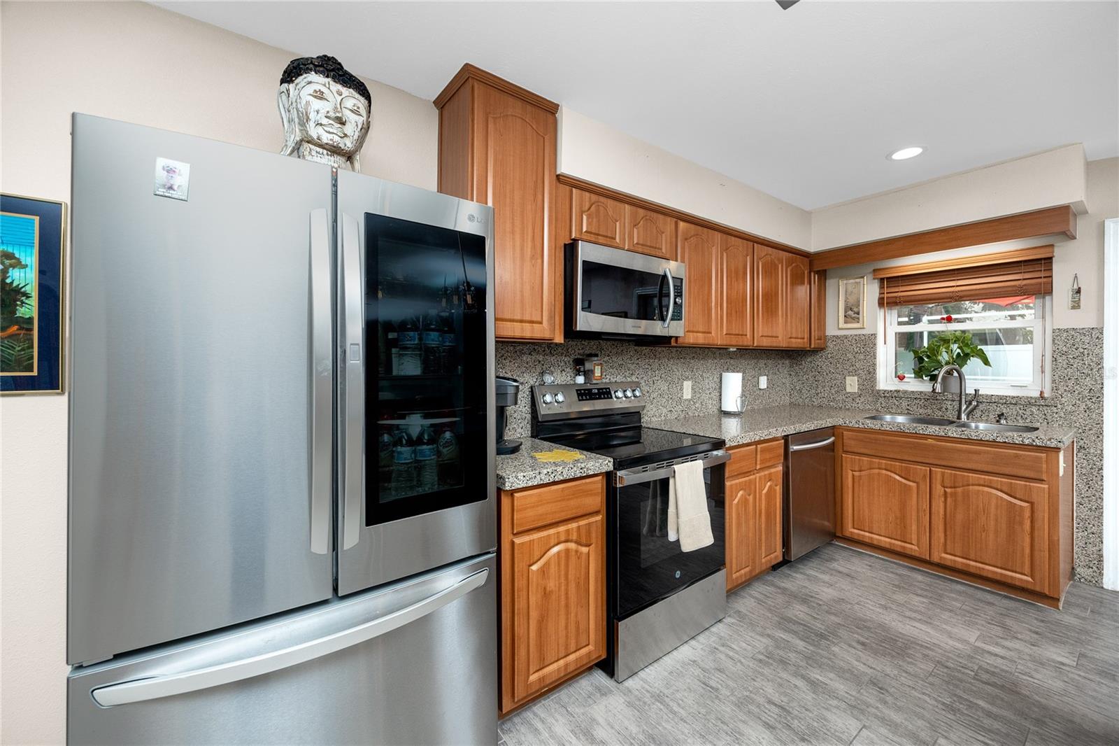 Image 11 of 43 For 10504 Lacera Drive
