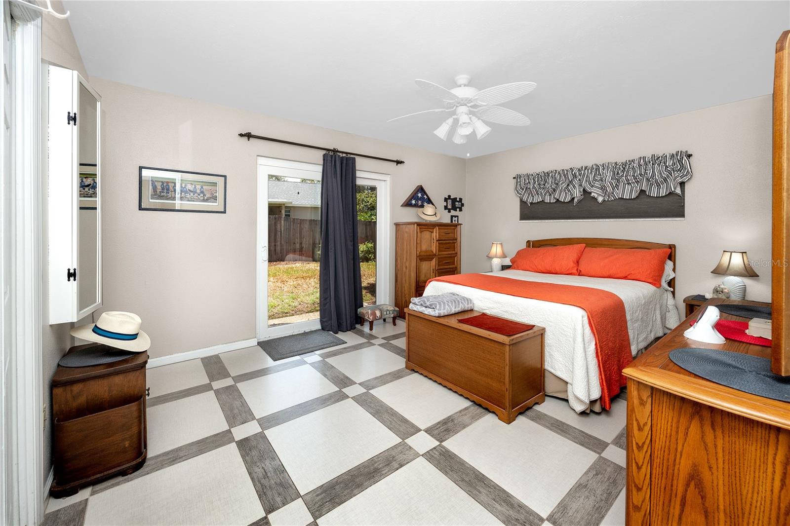 Image 14 of 43 For 10504 Lacera Drive