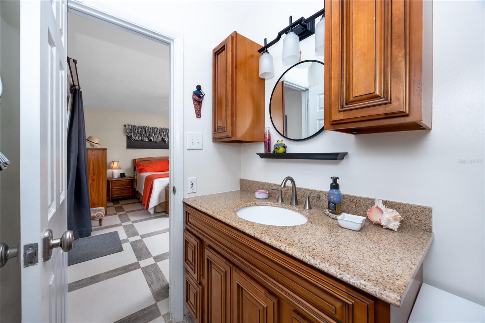 Image 16 of 43 For 10504 Lacera Drive