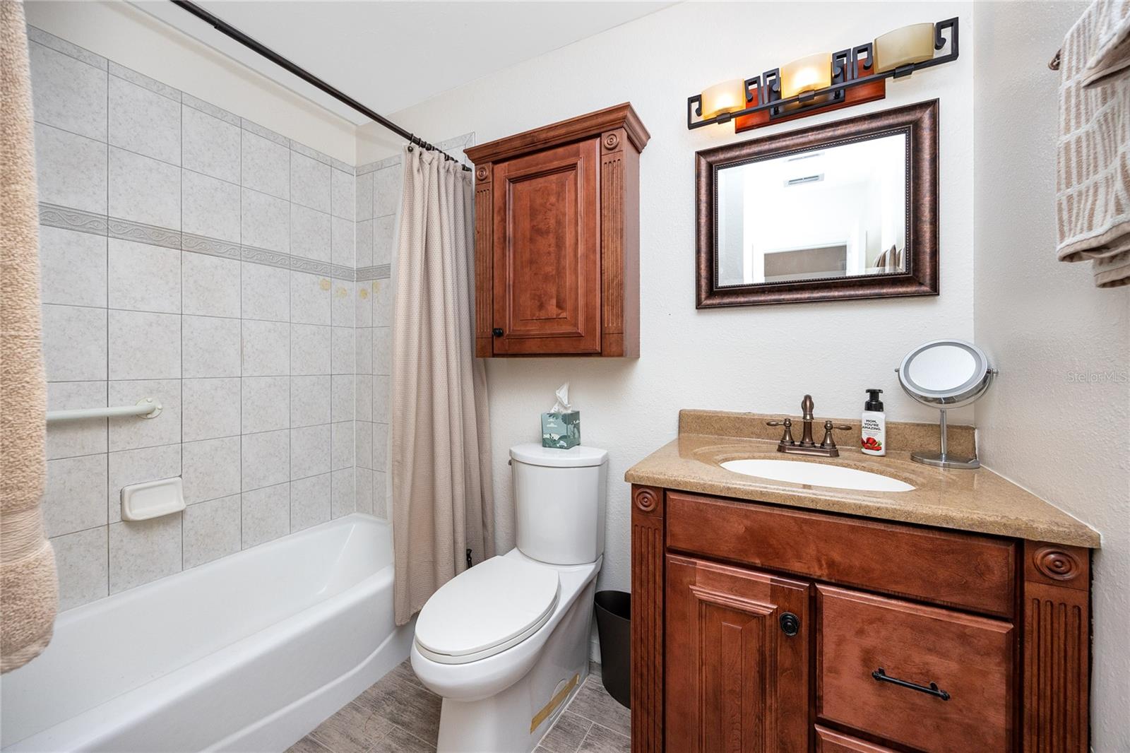 Image 20 of 43 For 10504 Lacera Drive