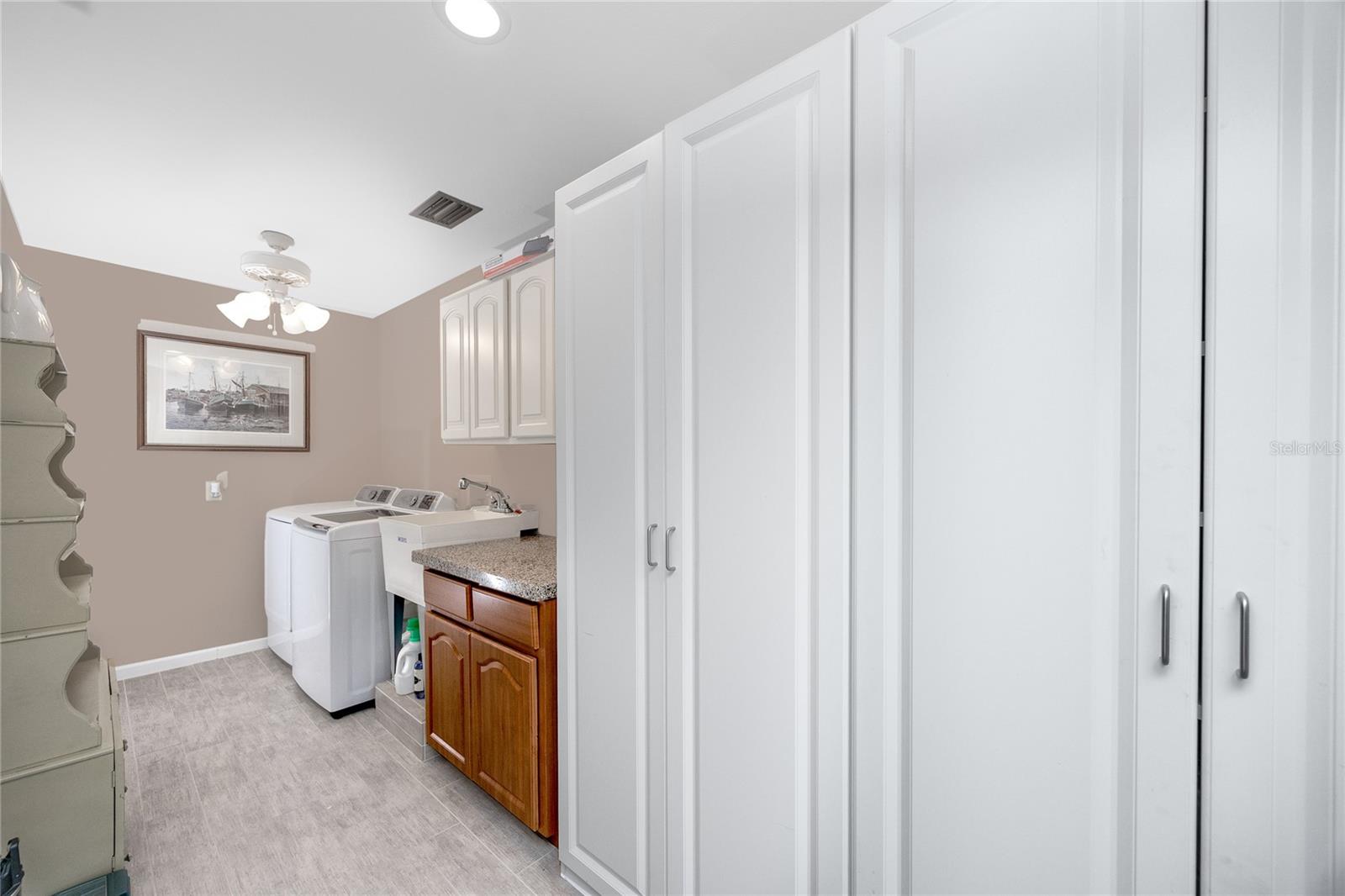 Image 23 of 43 For 10504 Lacera Drive