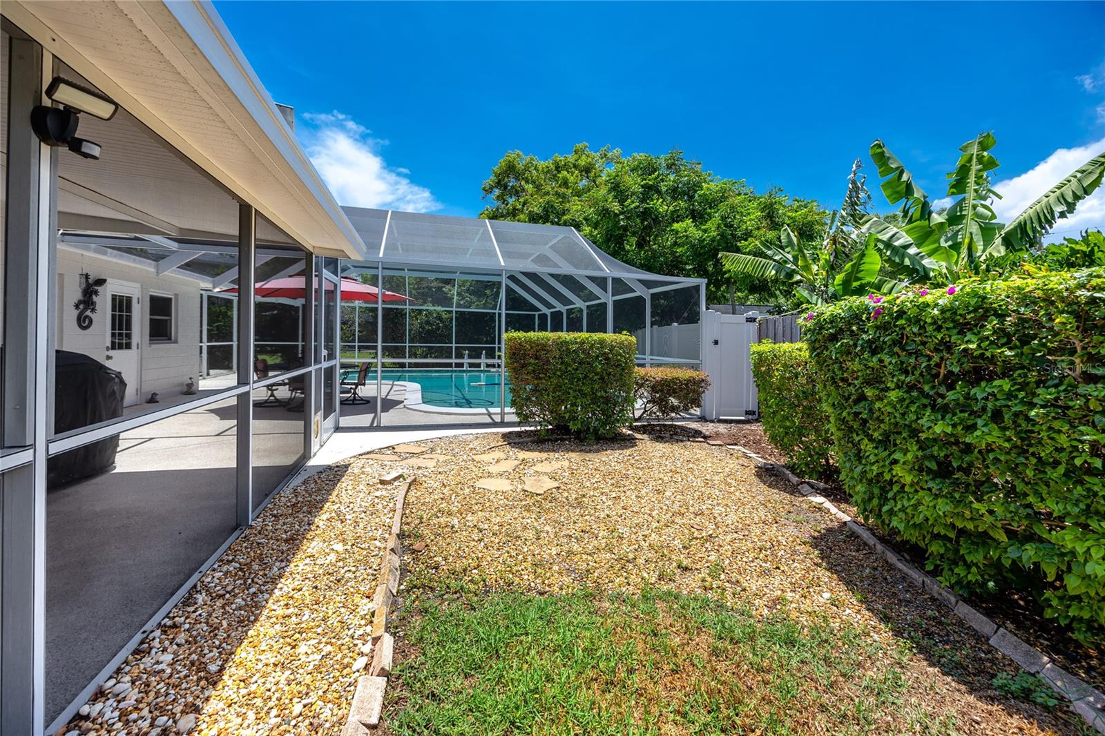 Image 33 of 43 For 10504 Lacera Drive