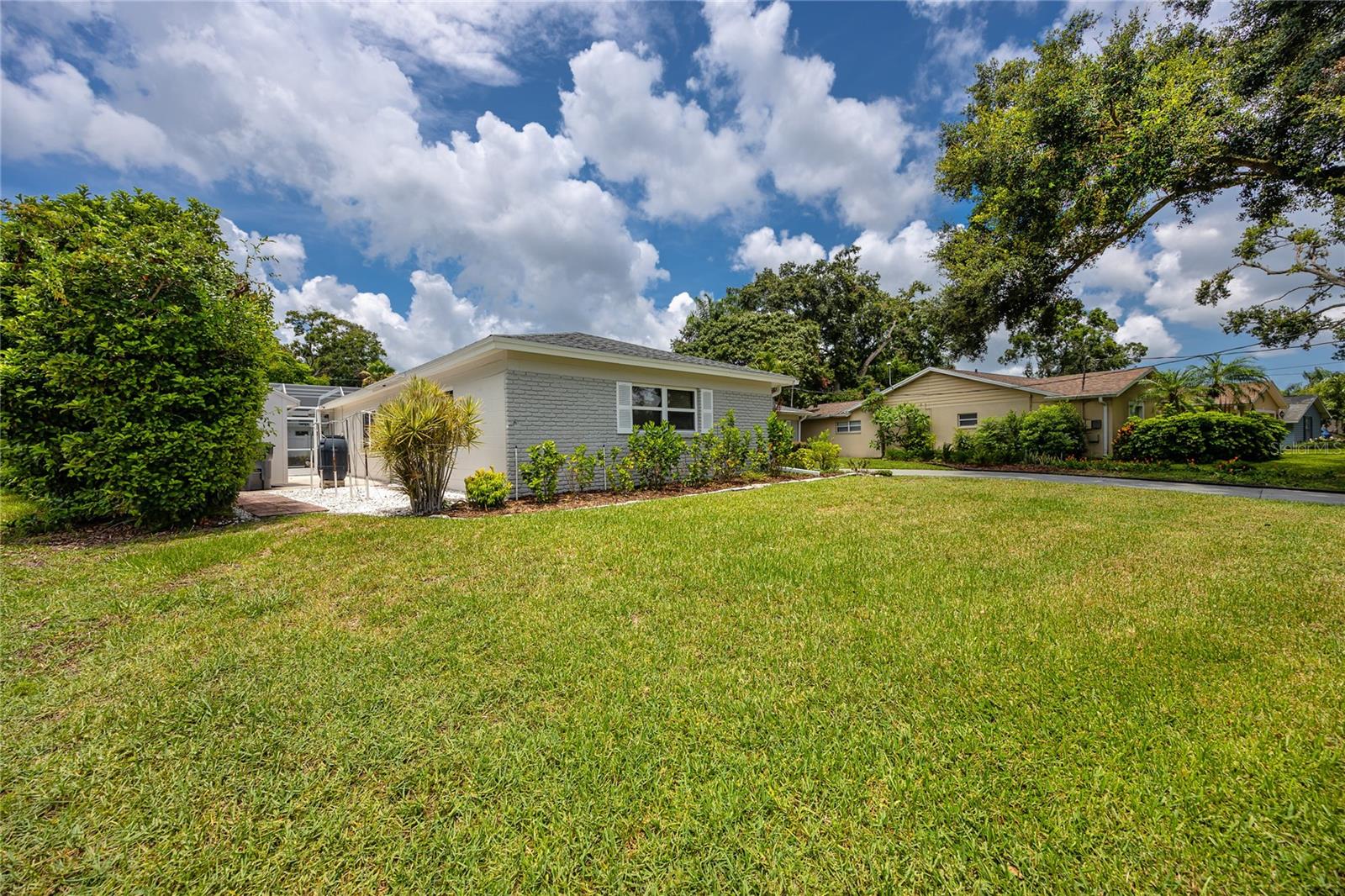 Image 36 of 43 For 10504 Lacera Drive