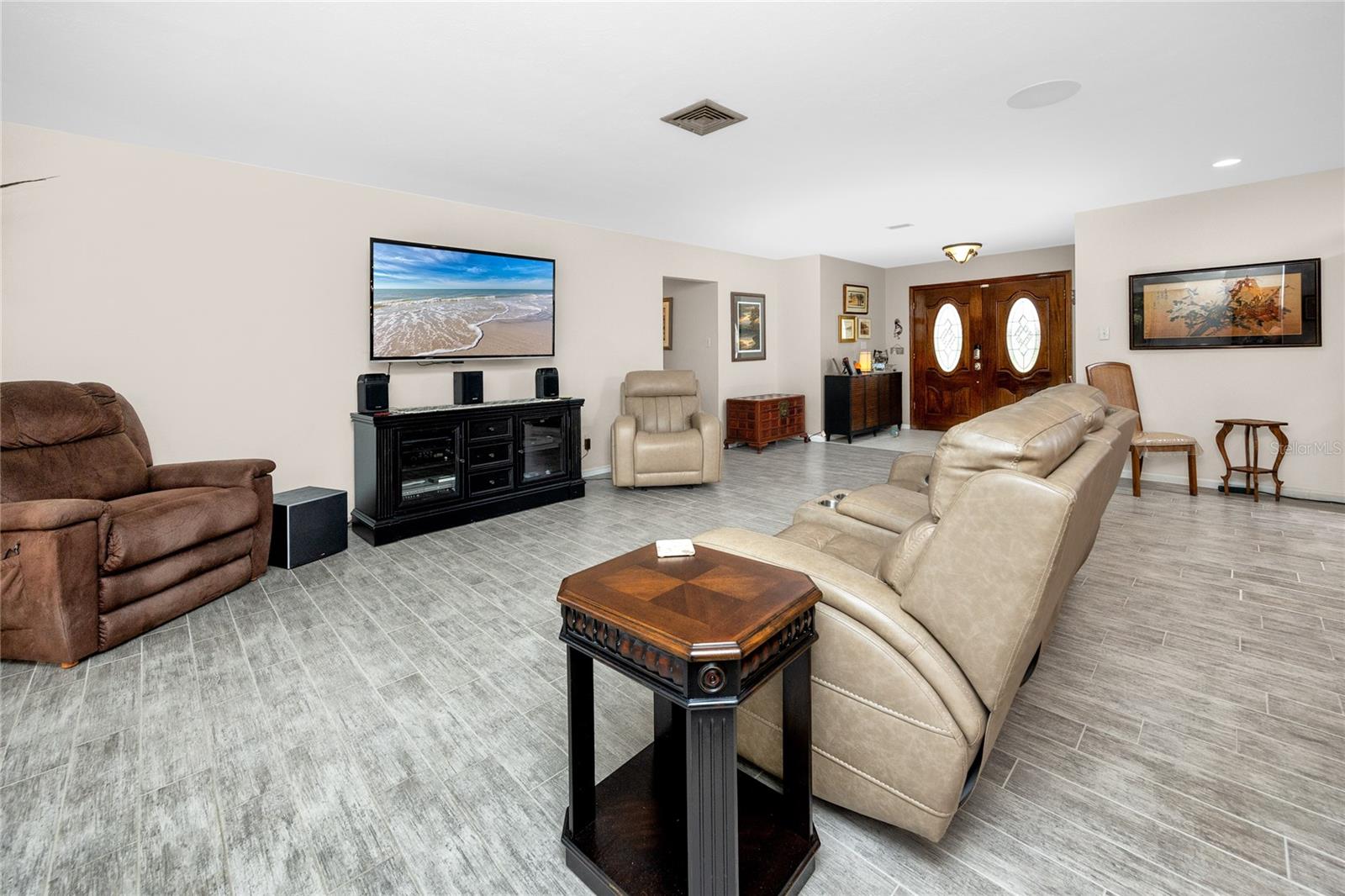 Image 6 of 43 For 10504 Lacera Drive