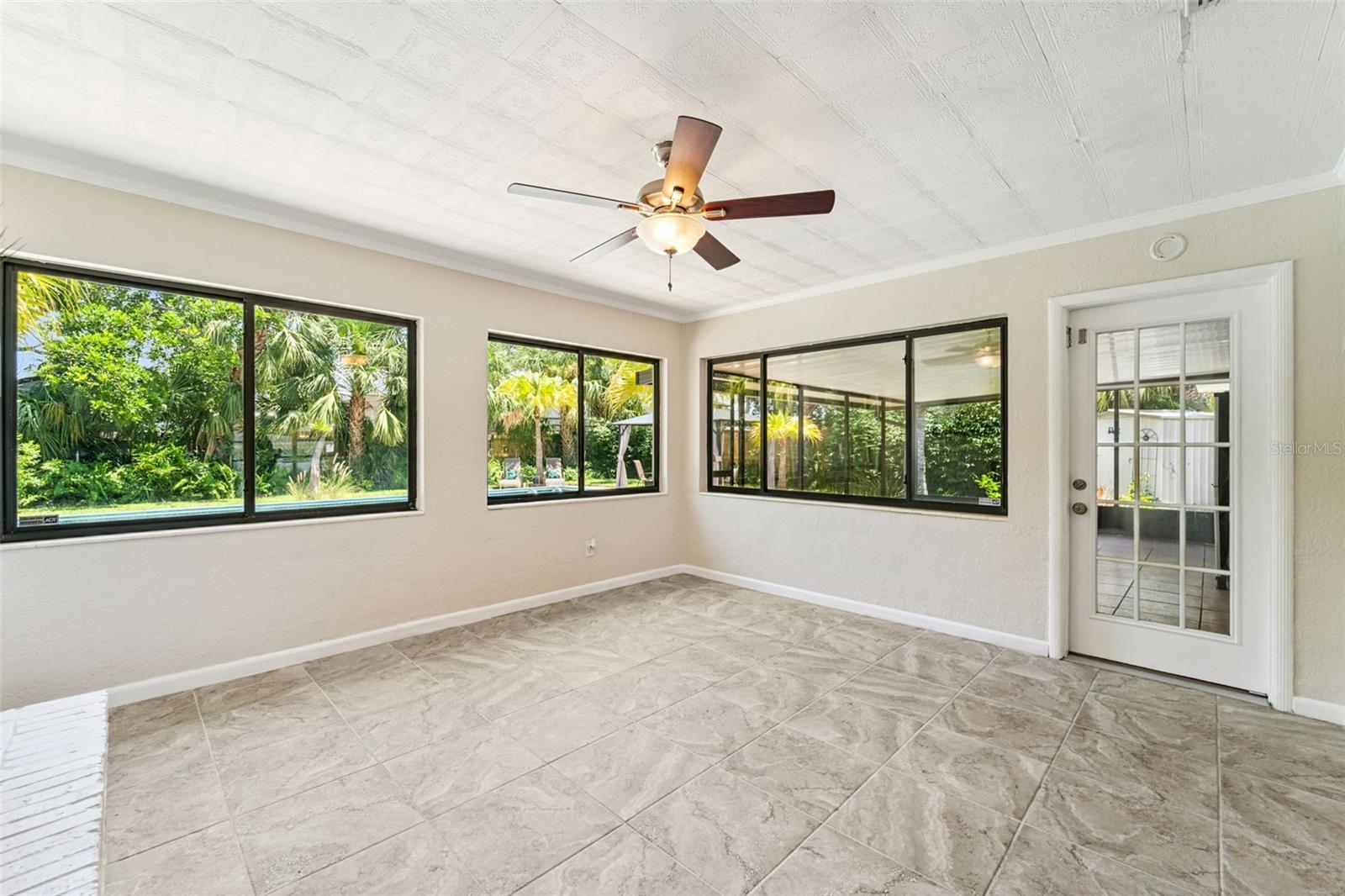 Image 11 of 37 For 2443 68th Avenue S