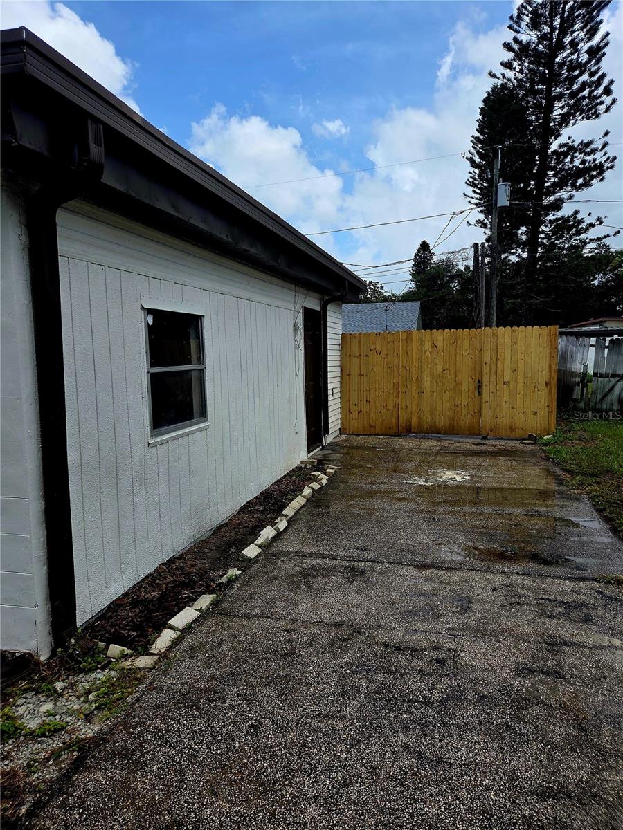 Image 15 of 19 For 8695 92nd Terrace