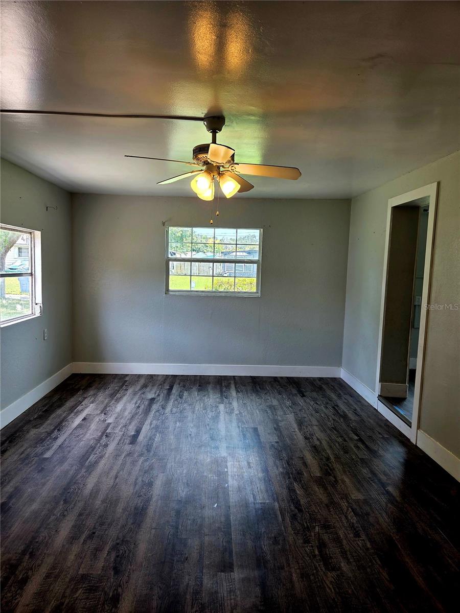 Image 6 of 19 For 8695 92nd Terrace