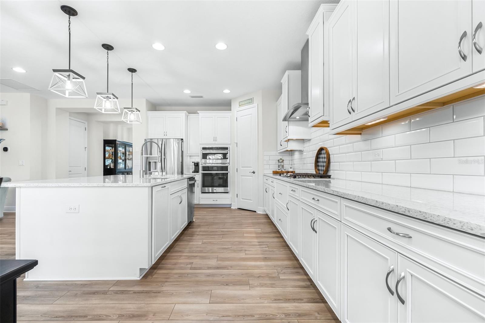 Image 15 of 85 For 21896 Emory Oak Place