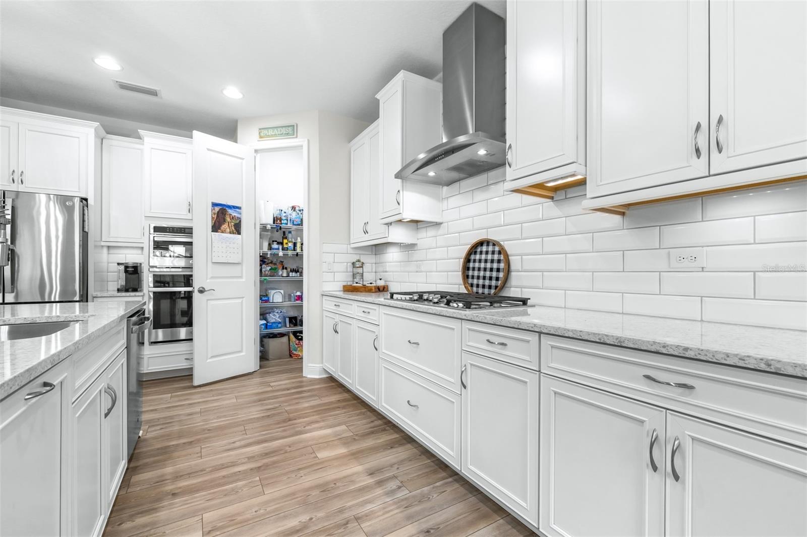 Image 16 of 85 For 21896 Emory Oak Place