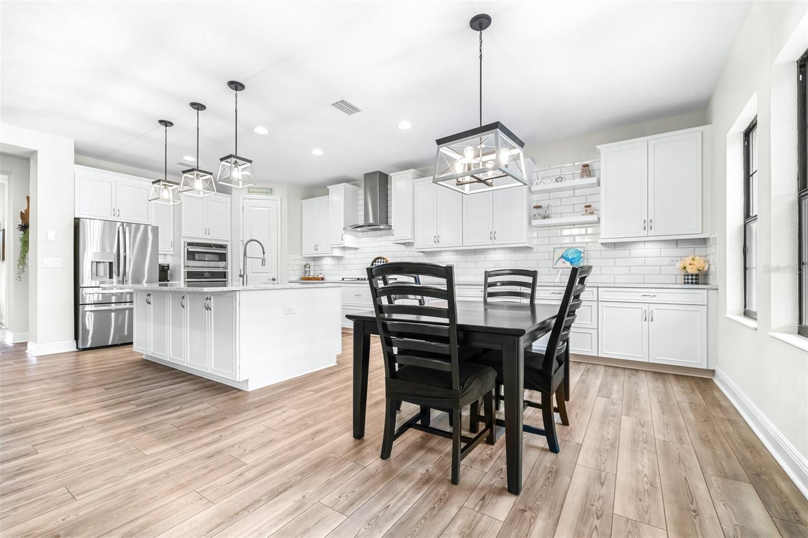 Image 17 of 85 For 21896 Emory Oak Place