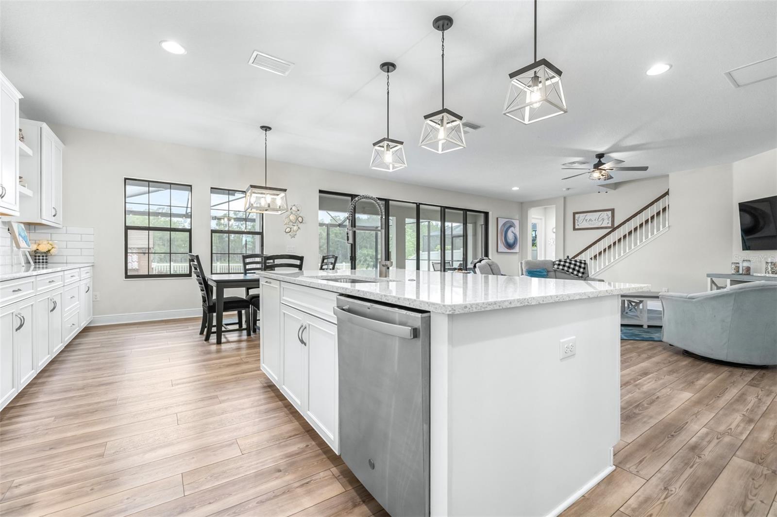 Image 18 of 85 For 21896 Emory Oak Place