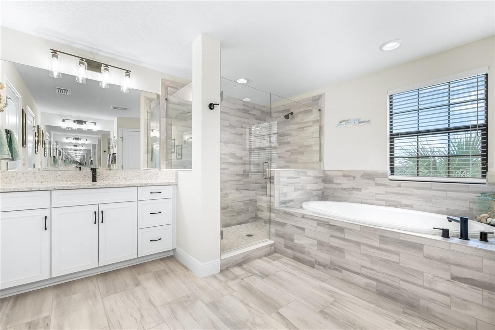 Image 36 of 85 For 21896 Emory Oak Place