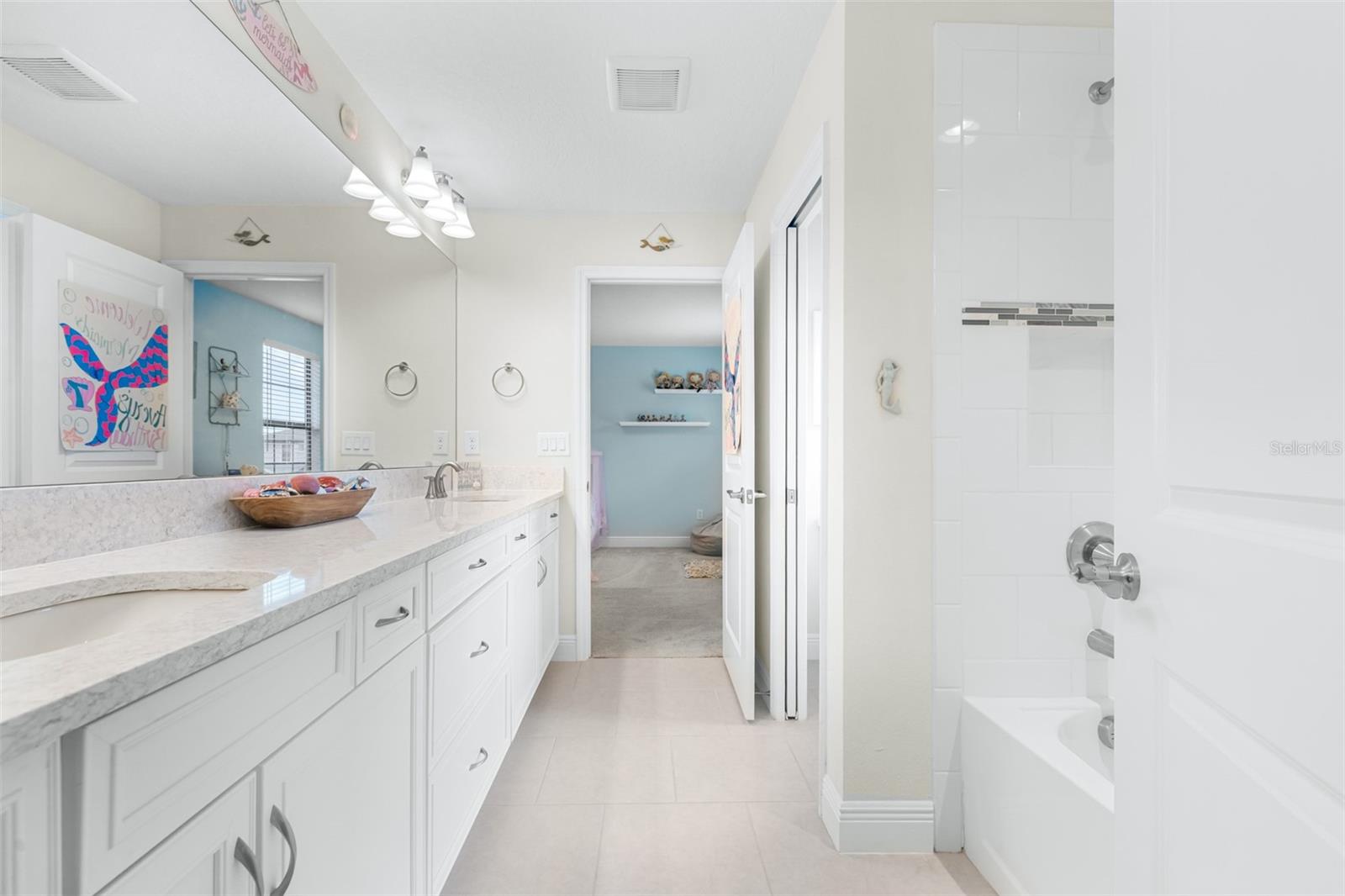 Image 43 of 85 For 21896 Emory Oak Place