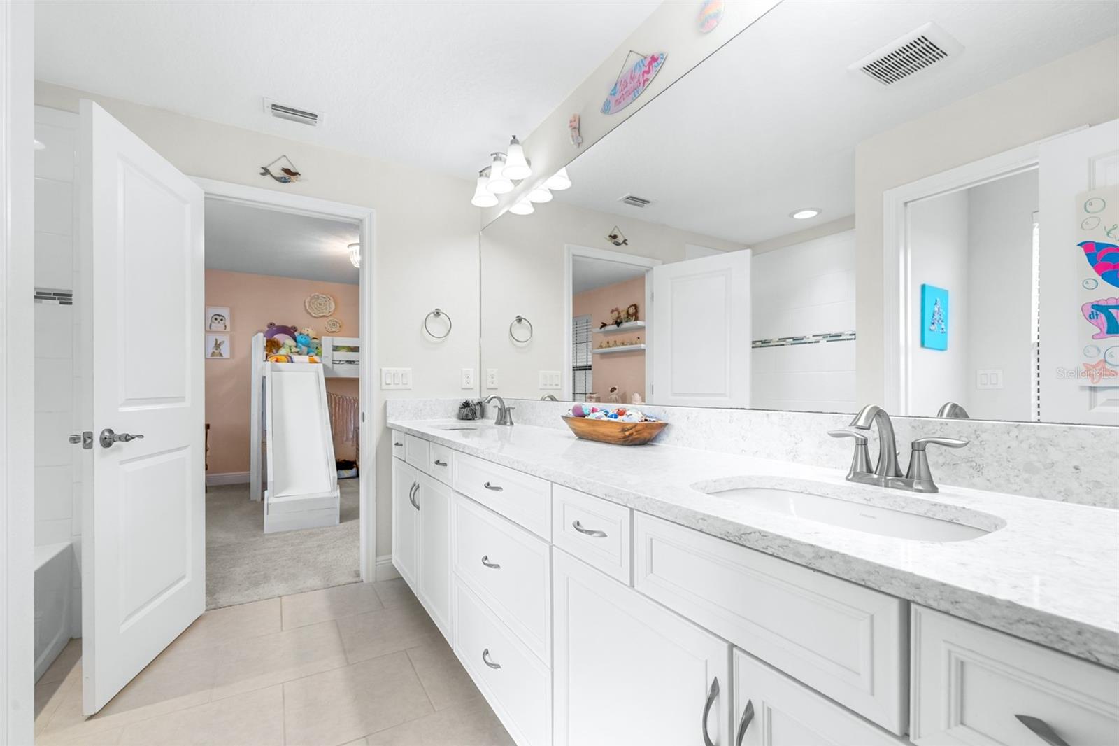 Image 44 of 85 For 21896 Emory Oak Place