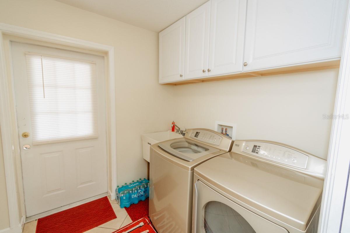 Image 13 of 27 For 3002 14th Avenue W