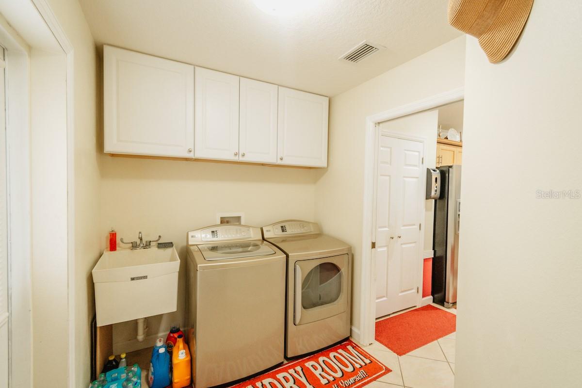 Image 15 of 27 For 3002 14th Avenue W
