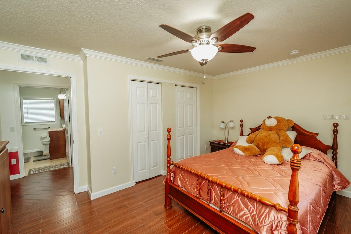 Image 21 of 27 For 3002 14th Avenue W