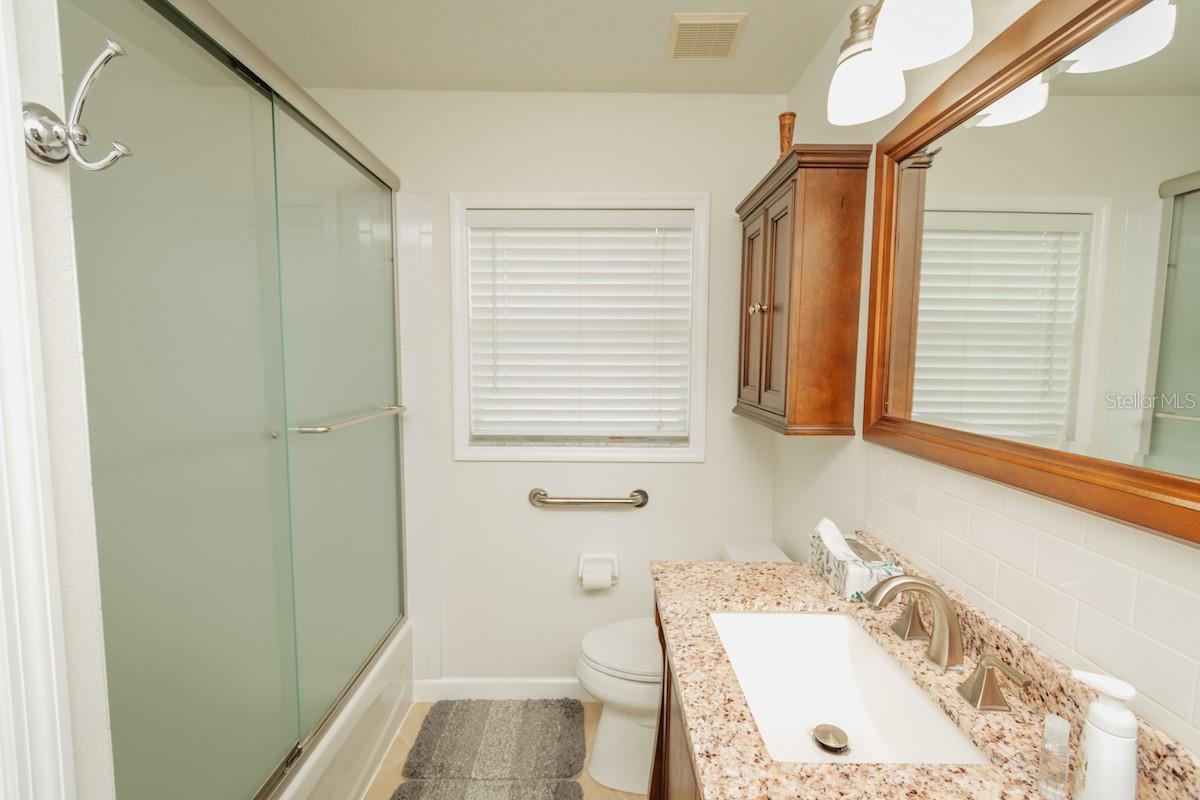 Image 23 of 27 For 3002 14th Avenue W