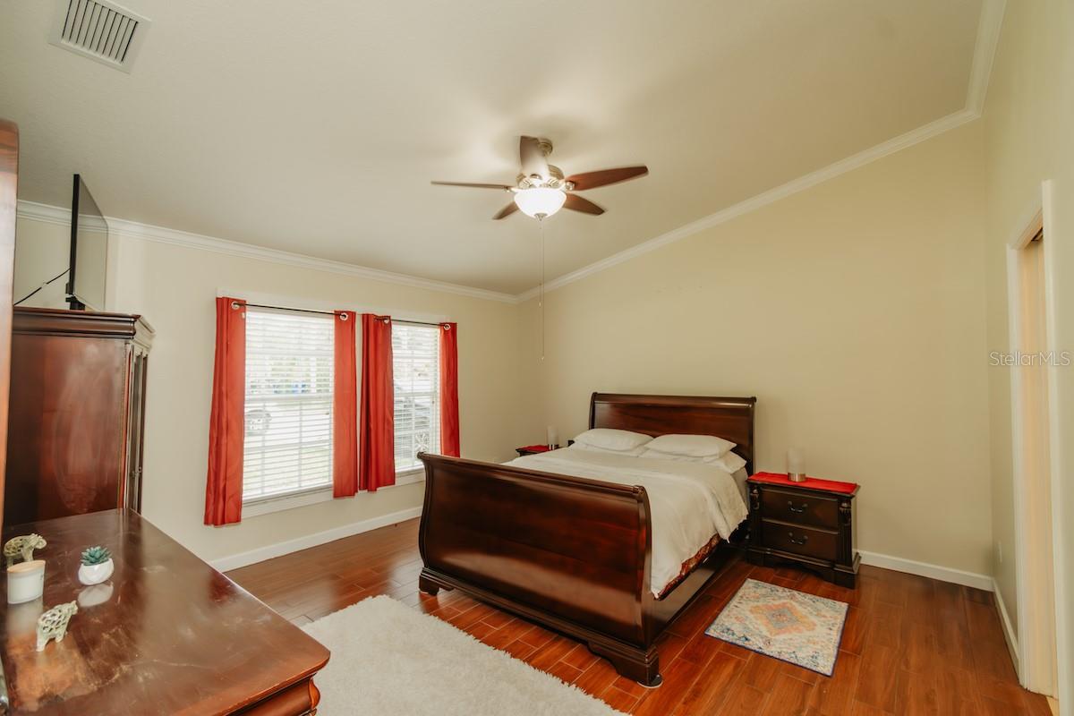 Image 3 of 27 For 3002 14th Avenue W