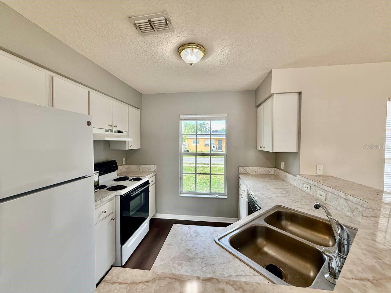 Image 11 of 28 For 4101 Nassau Street