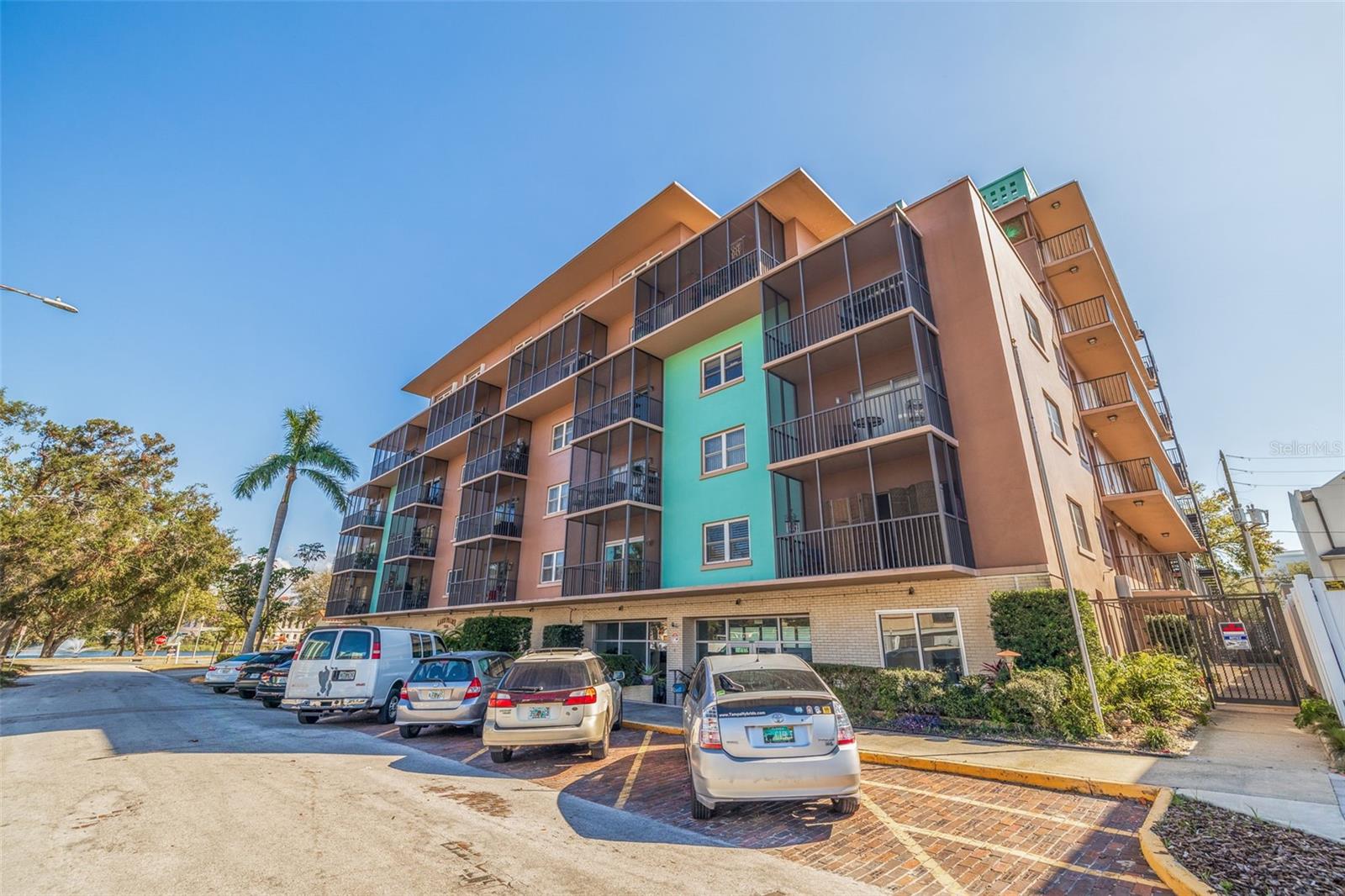 Details for 750 Burlington Avenue N 1g, ST PETERSBURG, FL 33701