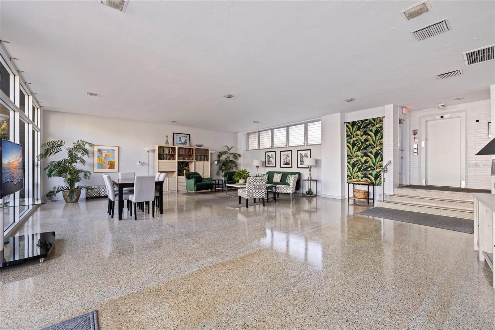 Image 4 of 35 For 750 Burlington Avenue N 1g