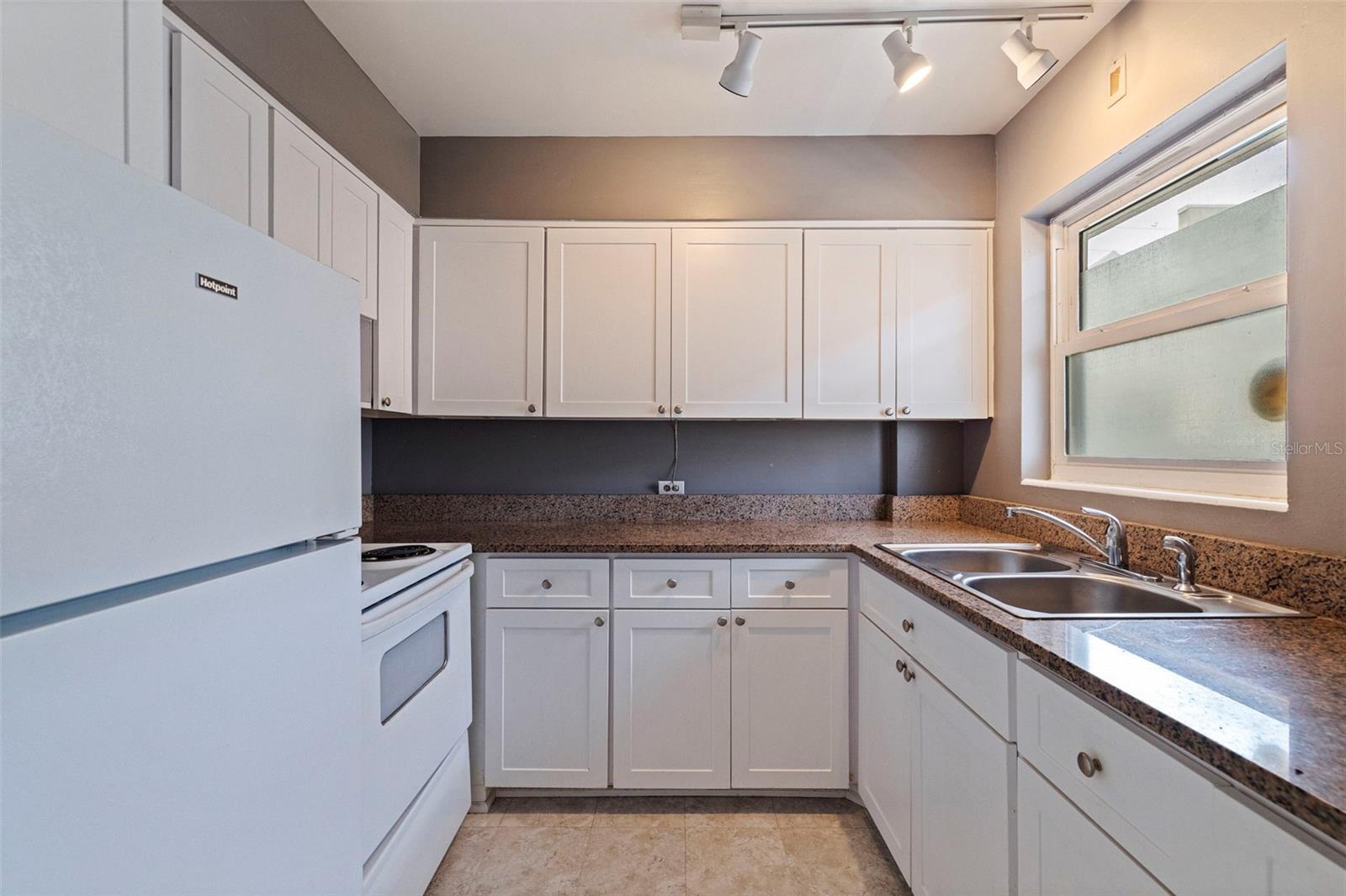 Image 9 of 35 For 750 Burlington Avenue N 1g