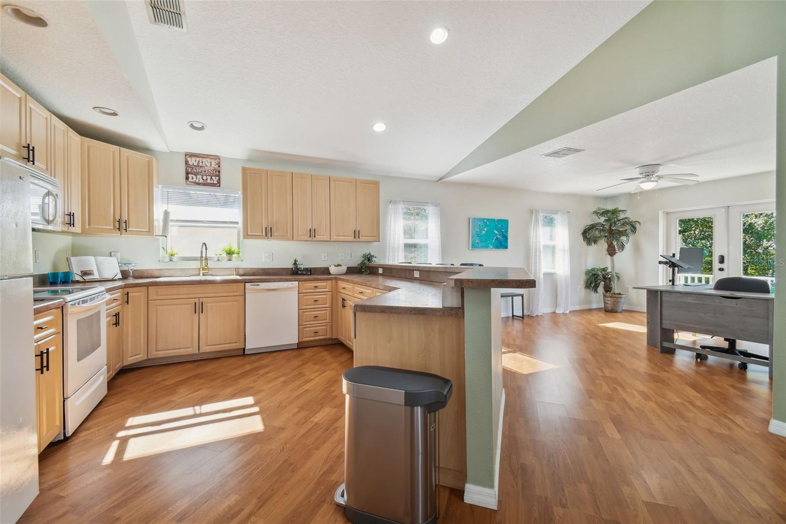 Image 18 of 31 For 5840 Mariposa Drive