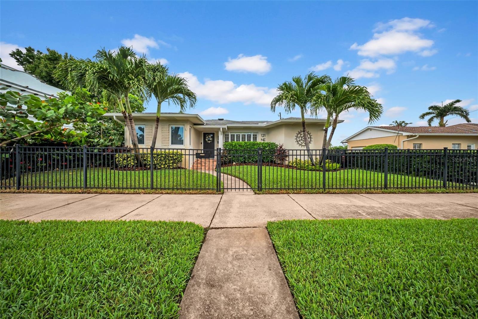 Details for 121 28th Avenue Ne, ST PETERSBURG, FL 33704