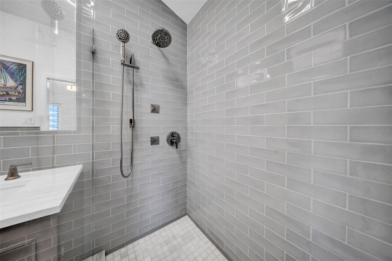 Listing photo id 22 for 121 28th Avenue Ne