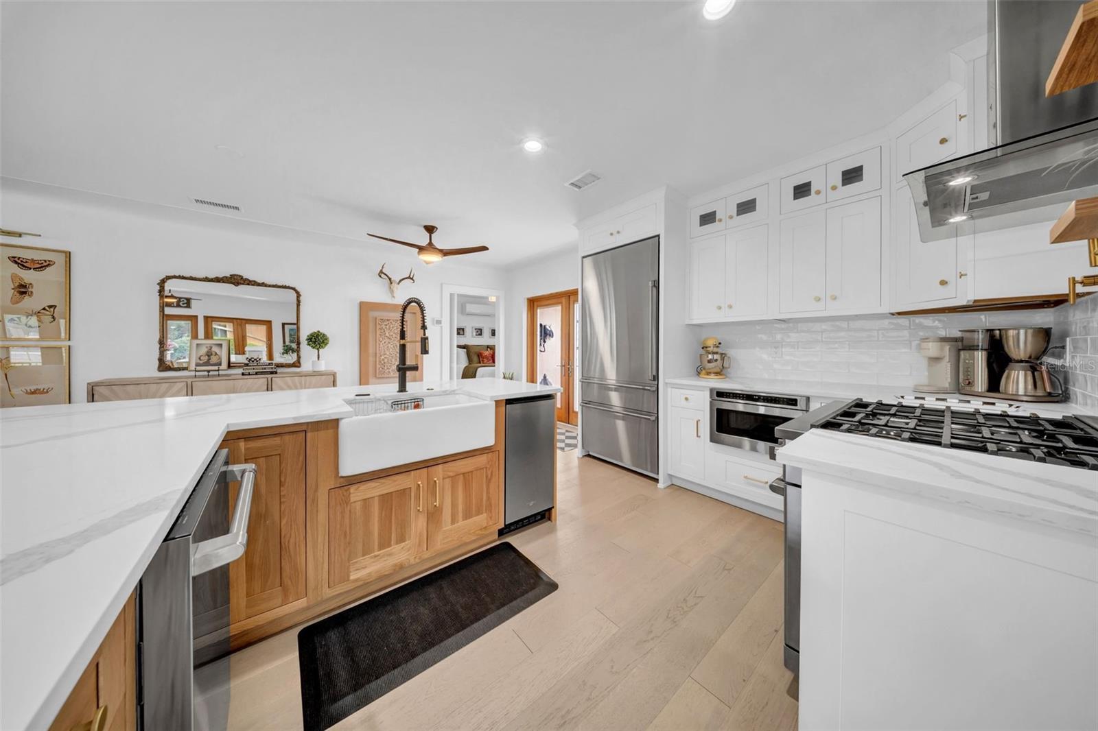 Listing photo id 6 for 121 28th Avenue Ne