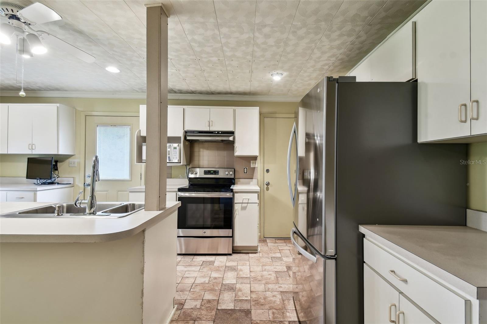 Image 9 of 47 For 4540 Mitchell Road