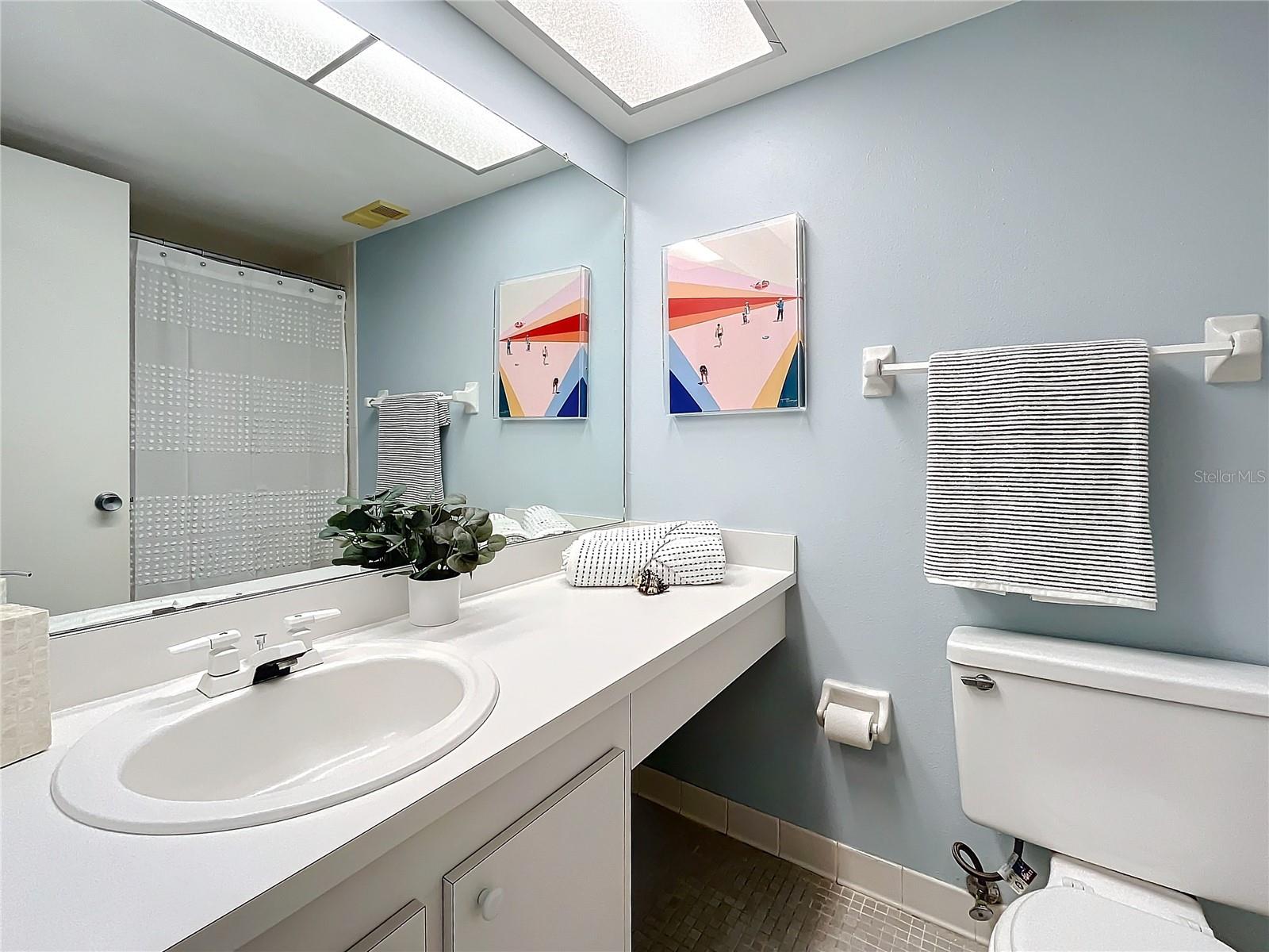 Image 10 of 19 For 4920 Locust Street Ne 106