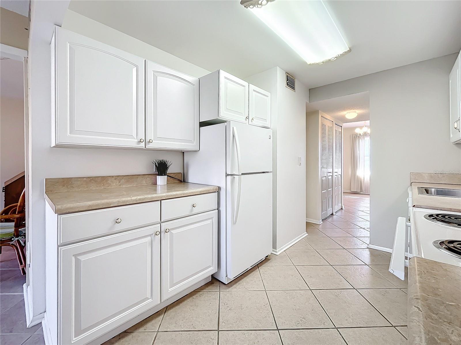 Image 5 of 19 For 4920 Locust Street Ne 106