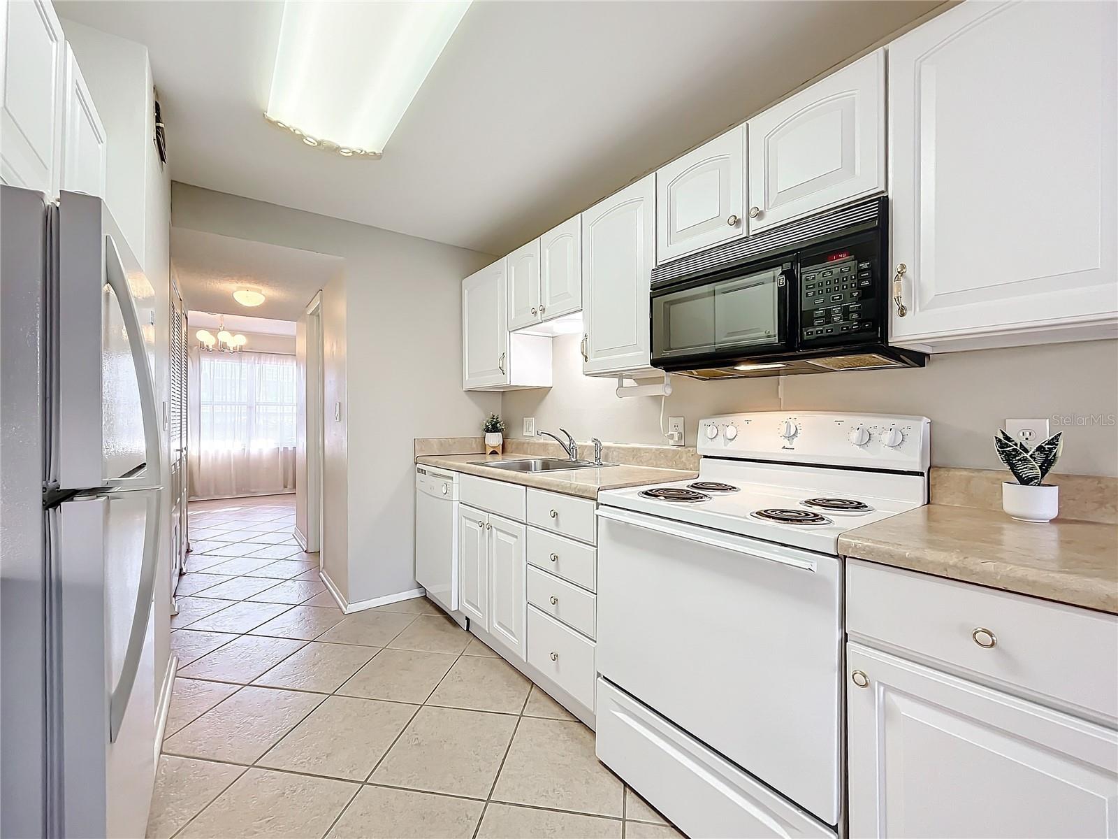 Image 6 of 19 For 4920 Locust Street Ne 106