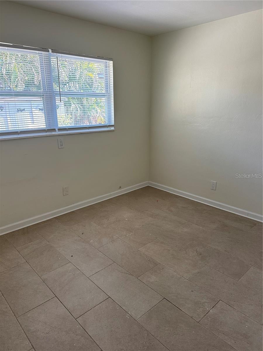 Image 4 of 5 For 2816 Miriam Street S