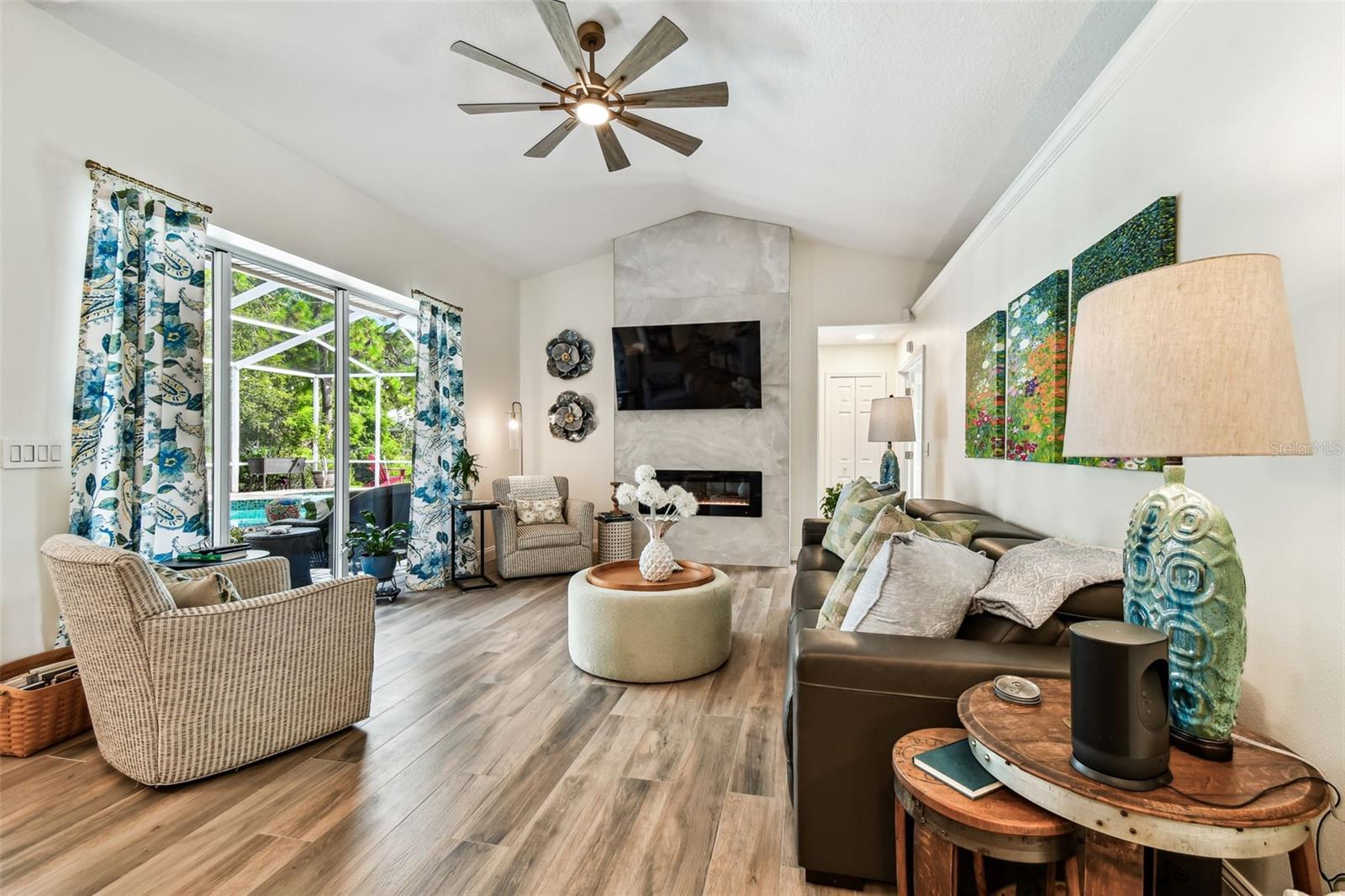 Listing photo id 8 for 10310 Millport Drive
