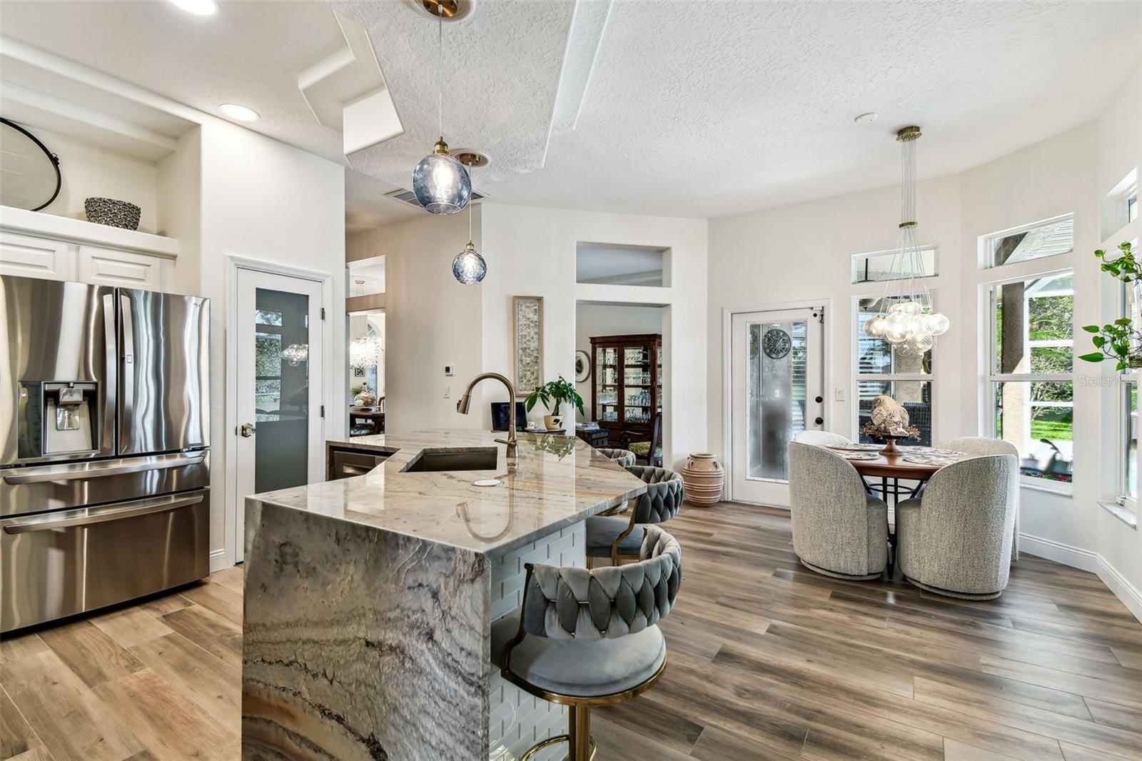 Listing photo id 14 for 10310 Millport Drive