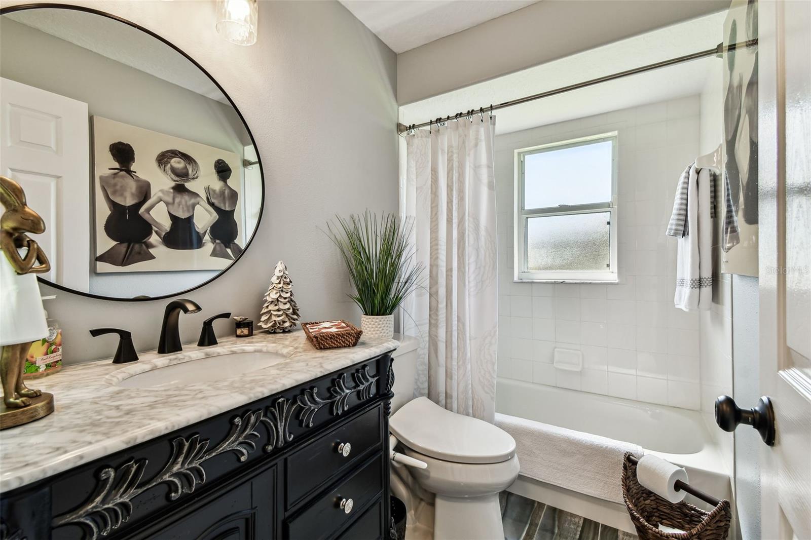 Listing photo id 23 for 10310 Millport Drive