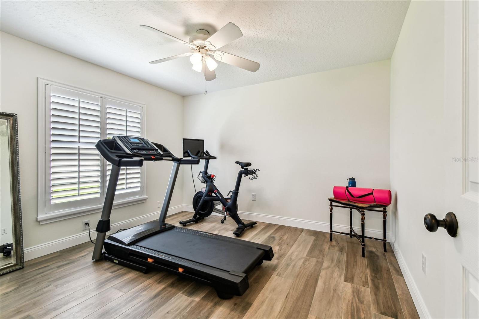 Listing photo id 26 for 10310 Millport Drive
